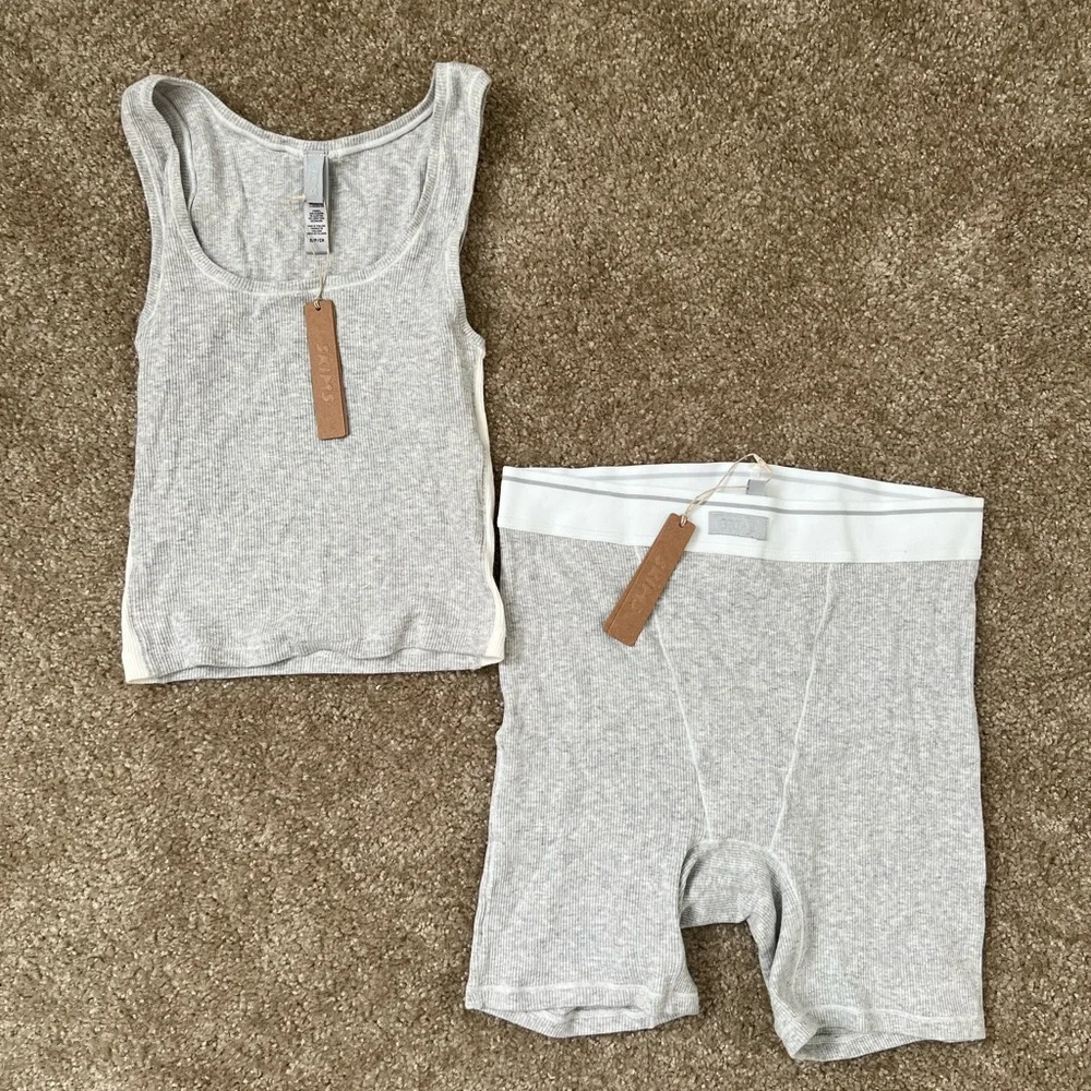 Skims Set | NWT - Picture 2 of 3